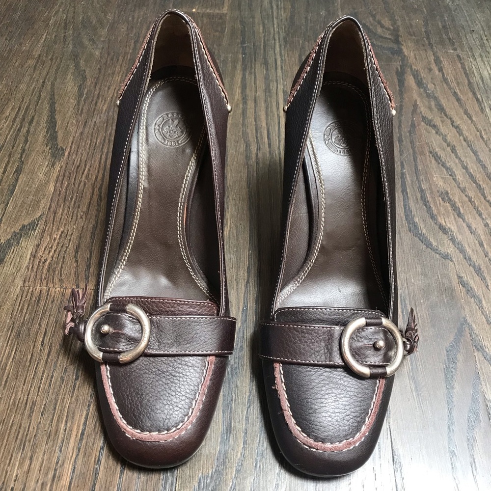 Bally brown leather loafer pump